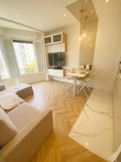 Appartement 2P Idealement Place Juan Les Pins Екстер'єр фото